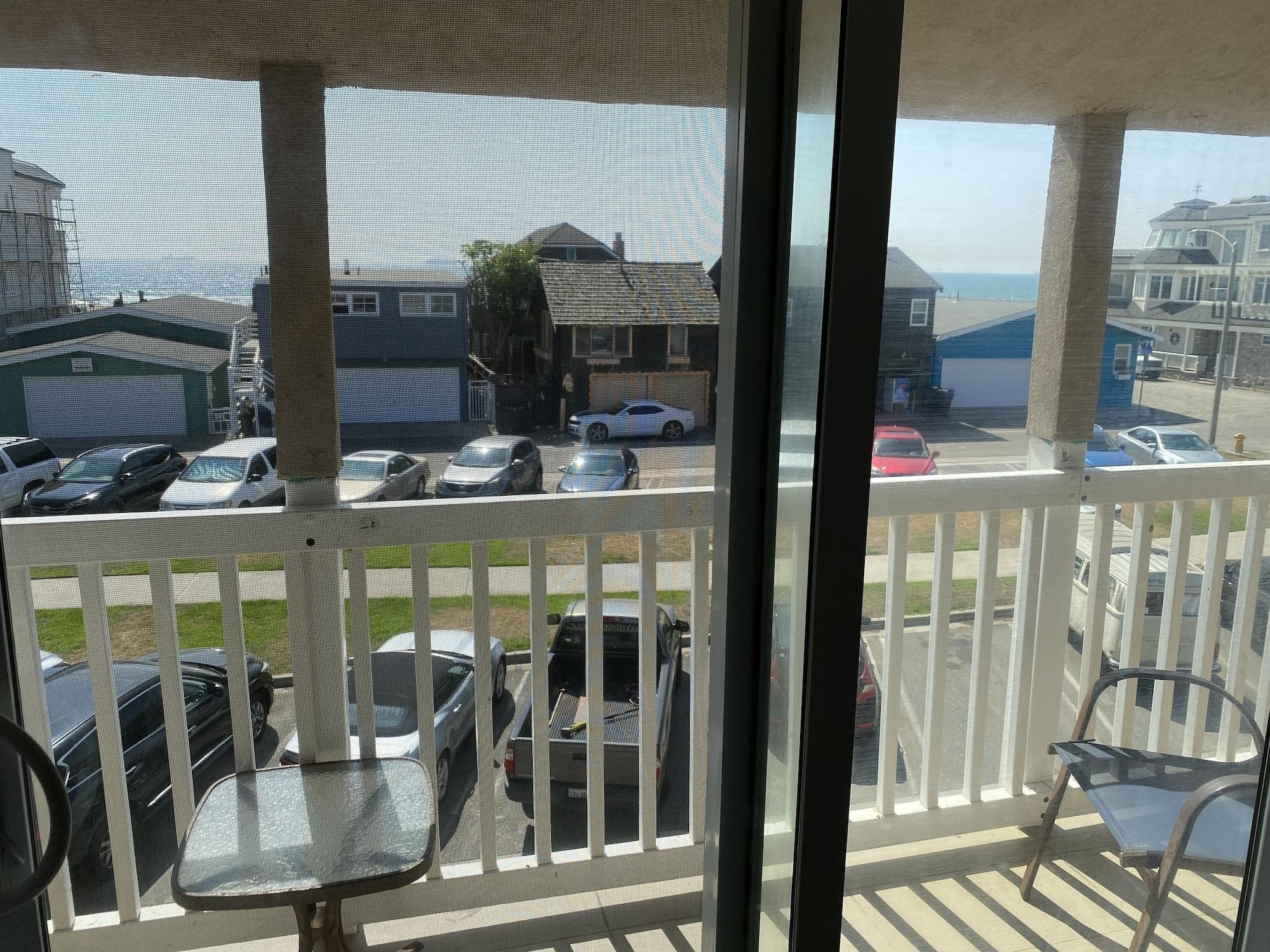 Ocean Surf Inn & Suites Huntington Beach Exterior photo